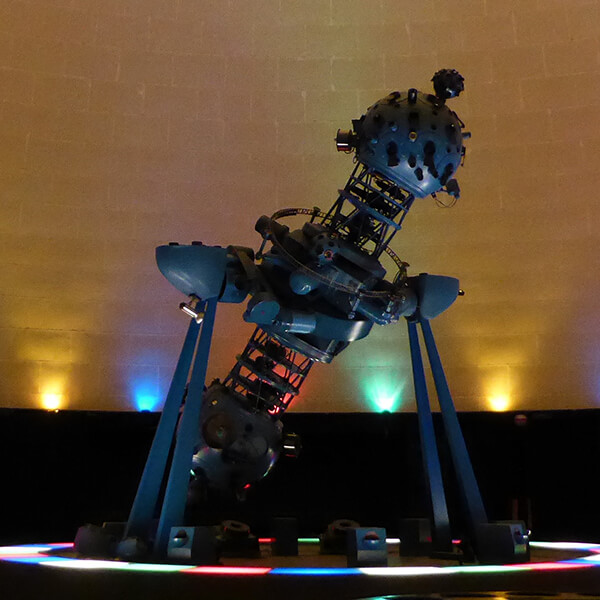 planetarium projector and dome